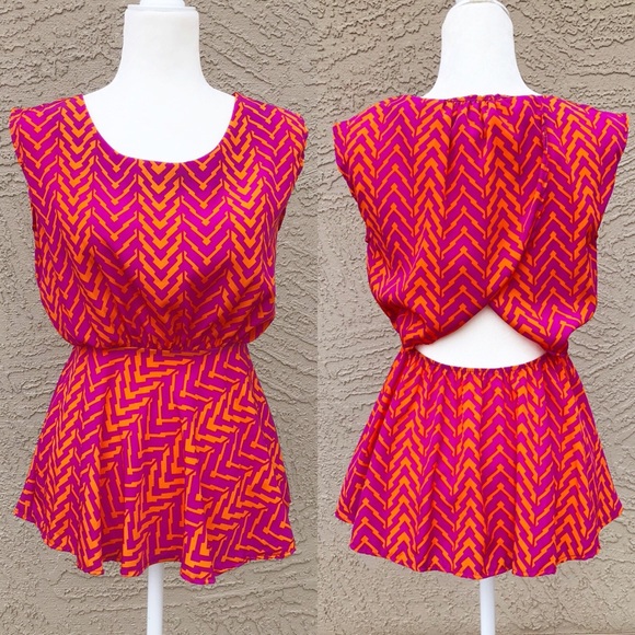 Paper Crane Tops - PAPER CRANE✨NWT✨Open Back Chevron Printed Top
